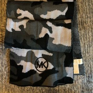 Camo Michael Kors scarf